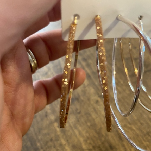 Earrings - Picture 2 of 3